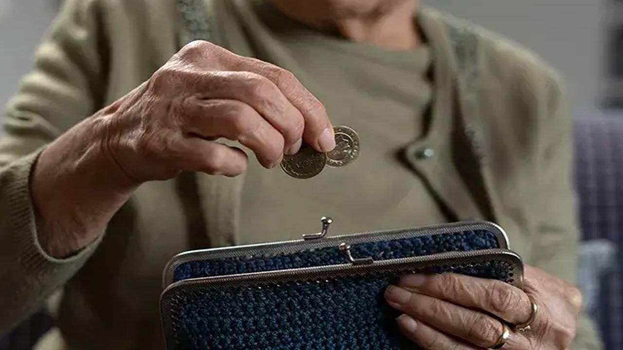 Ev Hanımlarına Erken Emeklilik Müjdesi: Prim Desteği ve Yaş İndirimi Geliyor