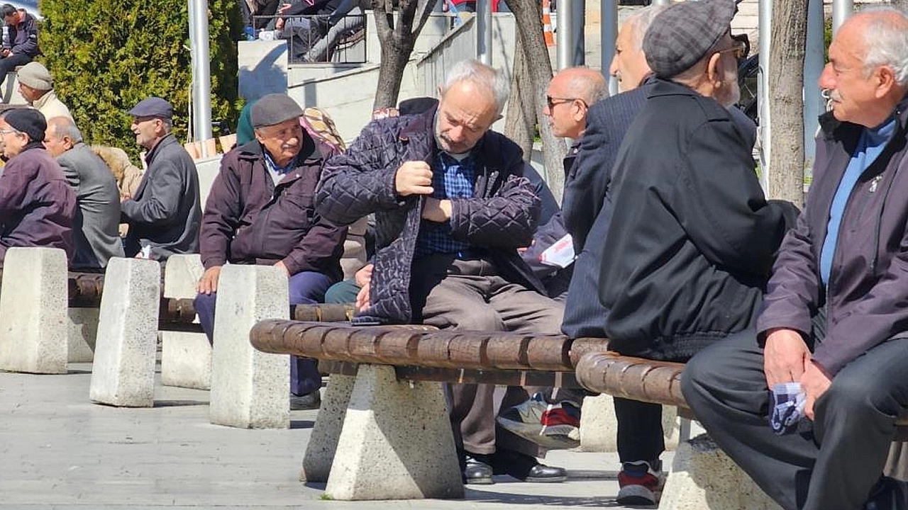 2000–2008 Sigorta Girişi Olanlara 4500 Günle Emeklilik Kapısı Açılıyor